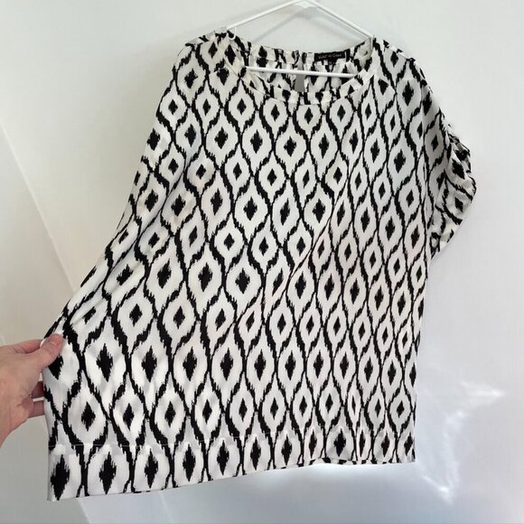 VIOLET CLAIRE Plus Size White ish Black Ikat Boho Short Dolman Sleeve Blouse Top - Picture 9 of 16